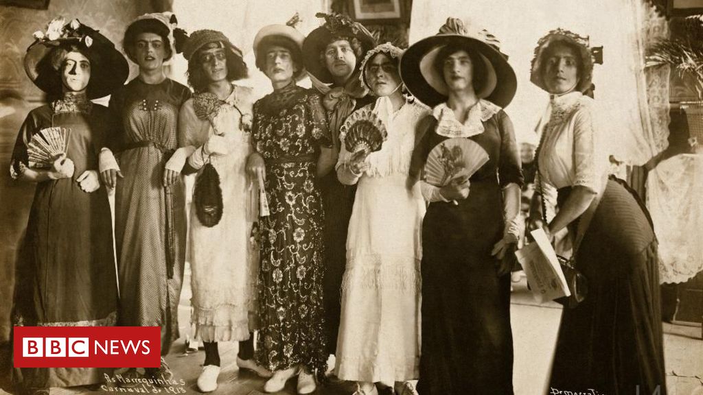 Gays no Carnaval: 'Momento de liberdade vem de uma sociedade repressora'