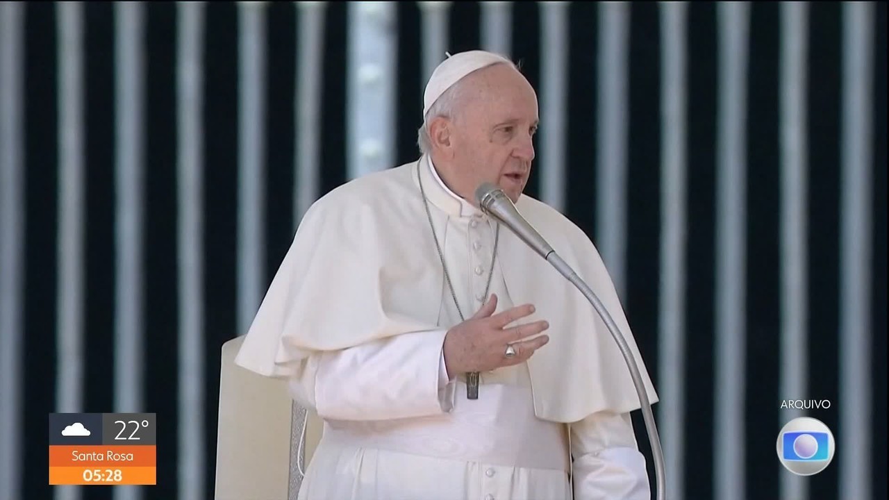 Após crise respiratória, papa Francisco passa noite tranquila e está descansando, diz Vaticano | Mundo