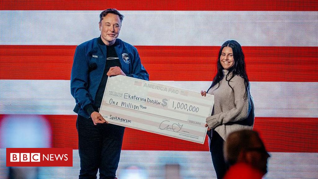 Elon Musk: os polêmicos cheques de US$ 1 milhão que bilionário distribui a eleitores antes de votação em Estado americano