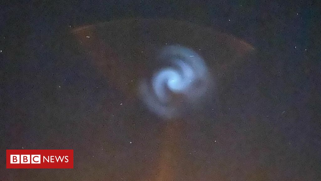 Satélites da SpaceX, de Elon Musk, podem ser causa de estranha espiral no céu