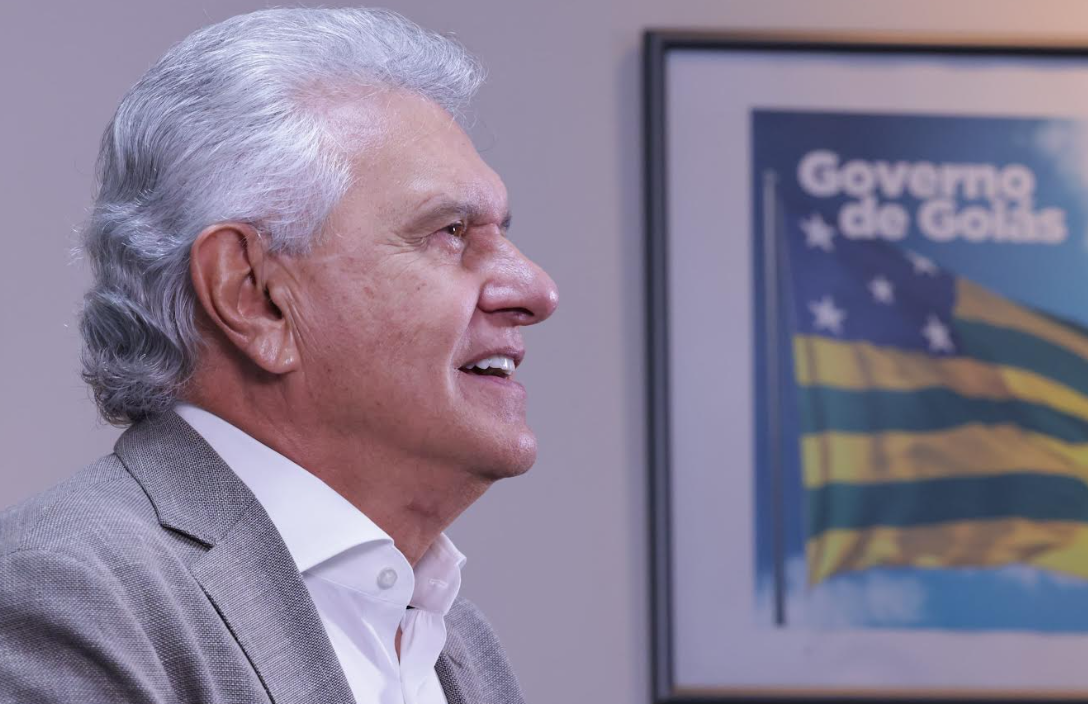 Caiado zera IPVA de motos de baixa cilindrada, aeronaves e embarcações