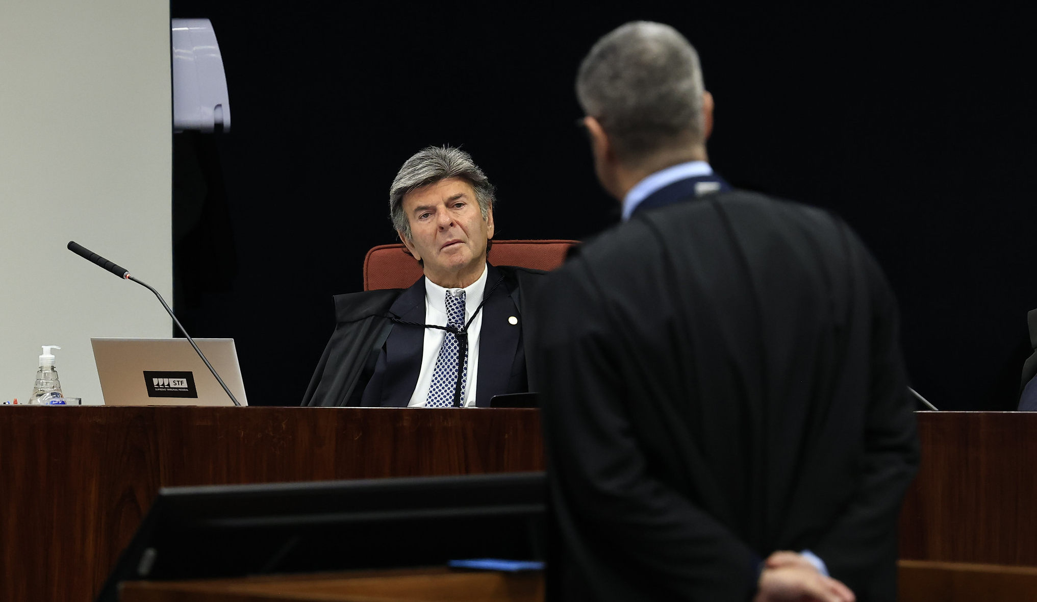 Fux vota para tornar Bolsonaro réu, mas se aprofundará na denúncia da PGR