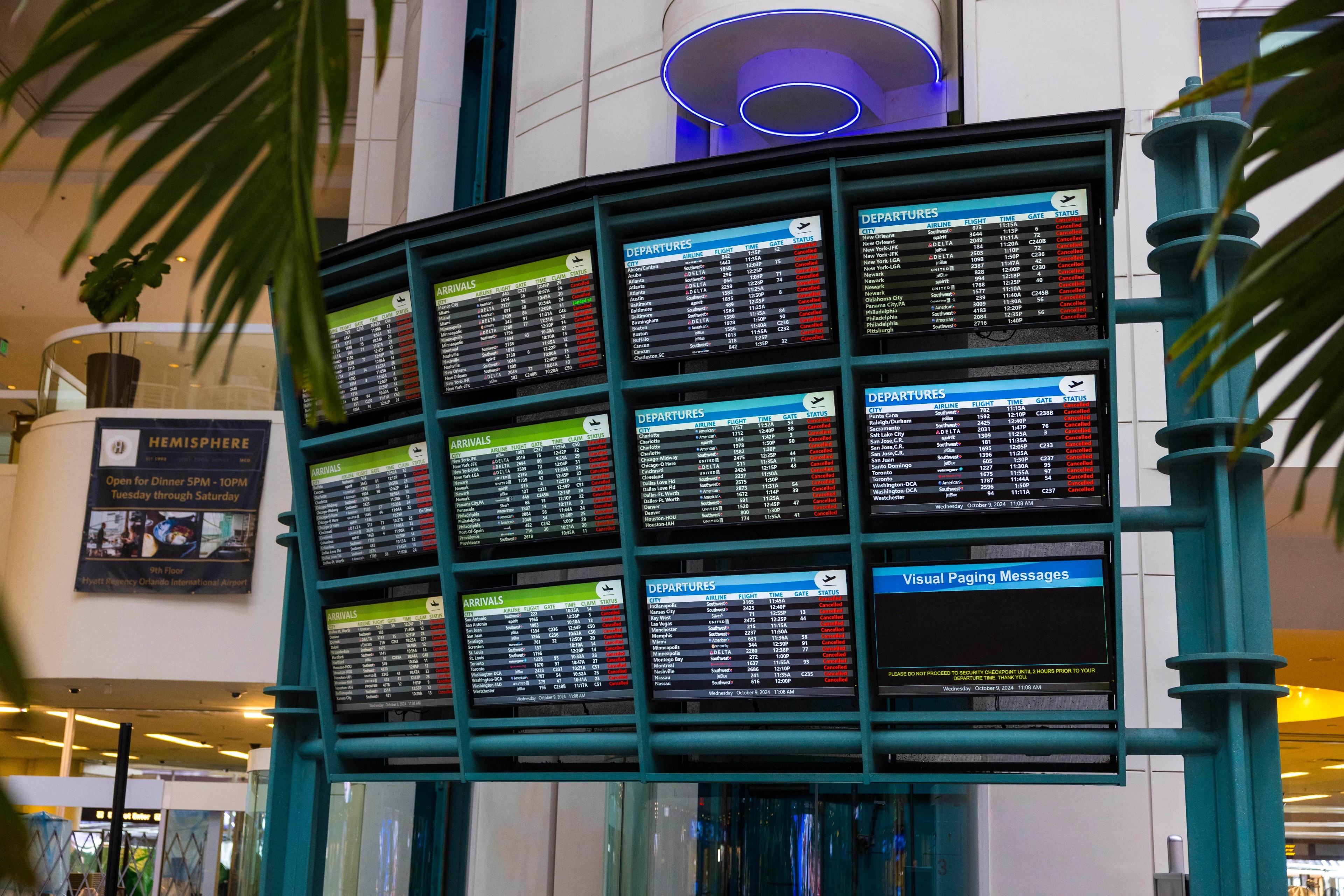 Mulher é presa por matar o próprio cachorro em banheiro de aeroporto nos EUA