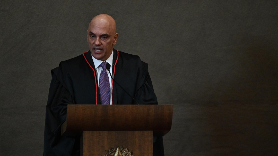 Advogados de Bolsonaro, Braga Netto e Costa Câmara acionam OAB contra Moraes