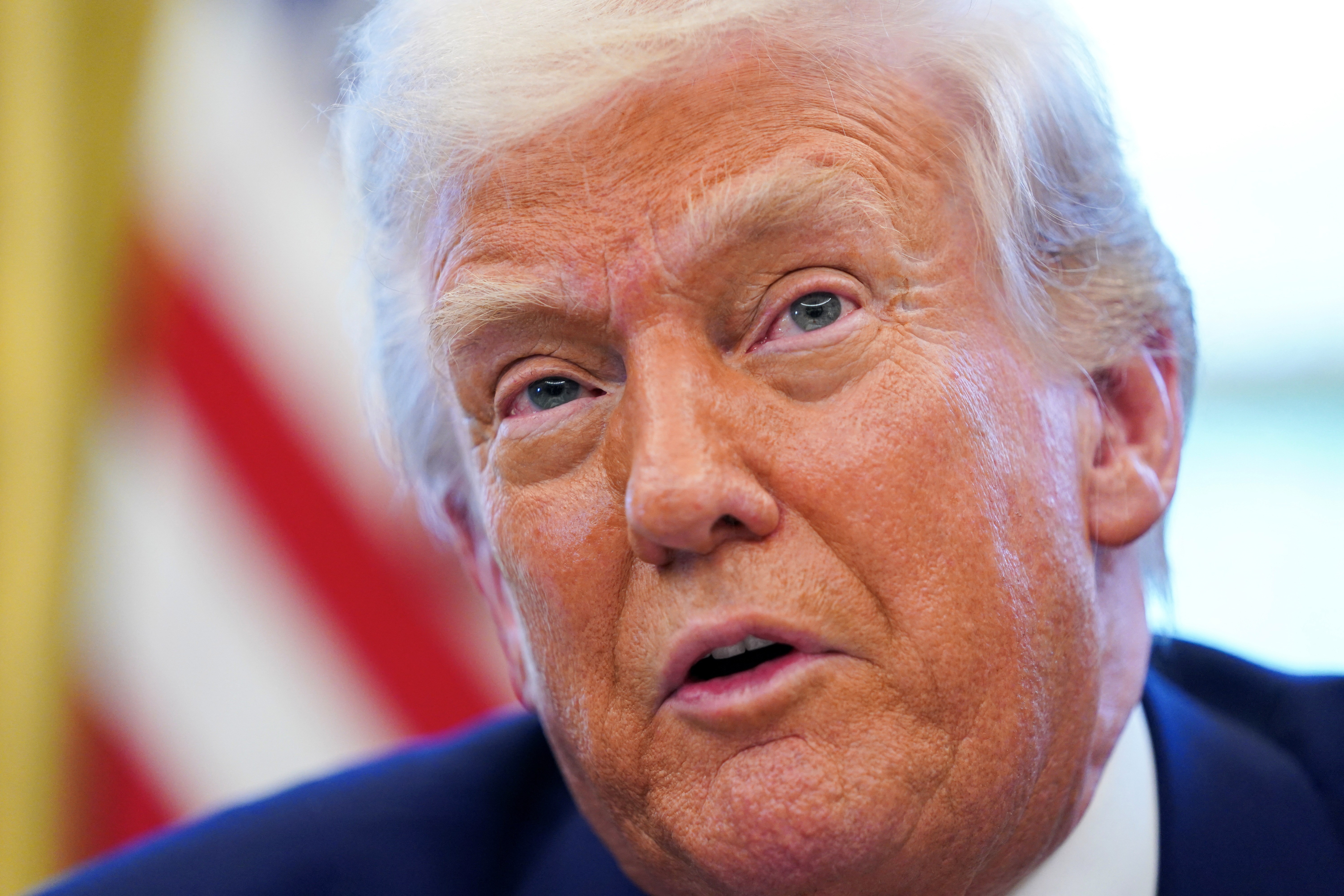 EUA monitoram quem tem visto e vão deportar quem descumprir lei migratória, diz embaixada no Brasil