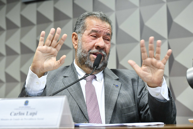 Advogada contraria versão de Lupi sobre casos de fraude no INSS