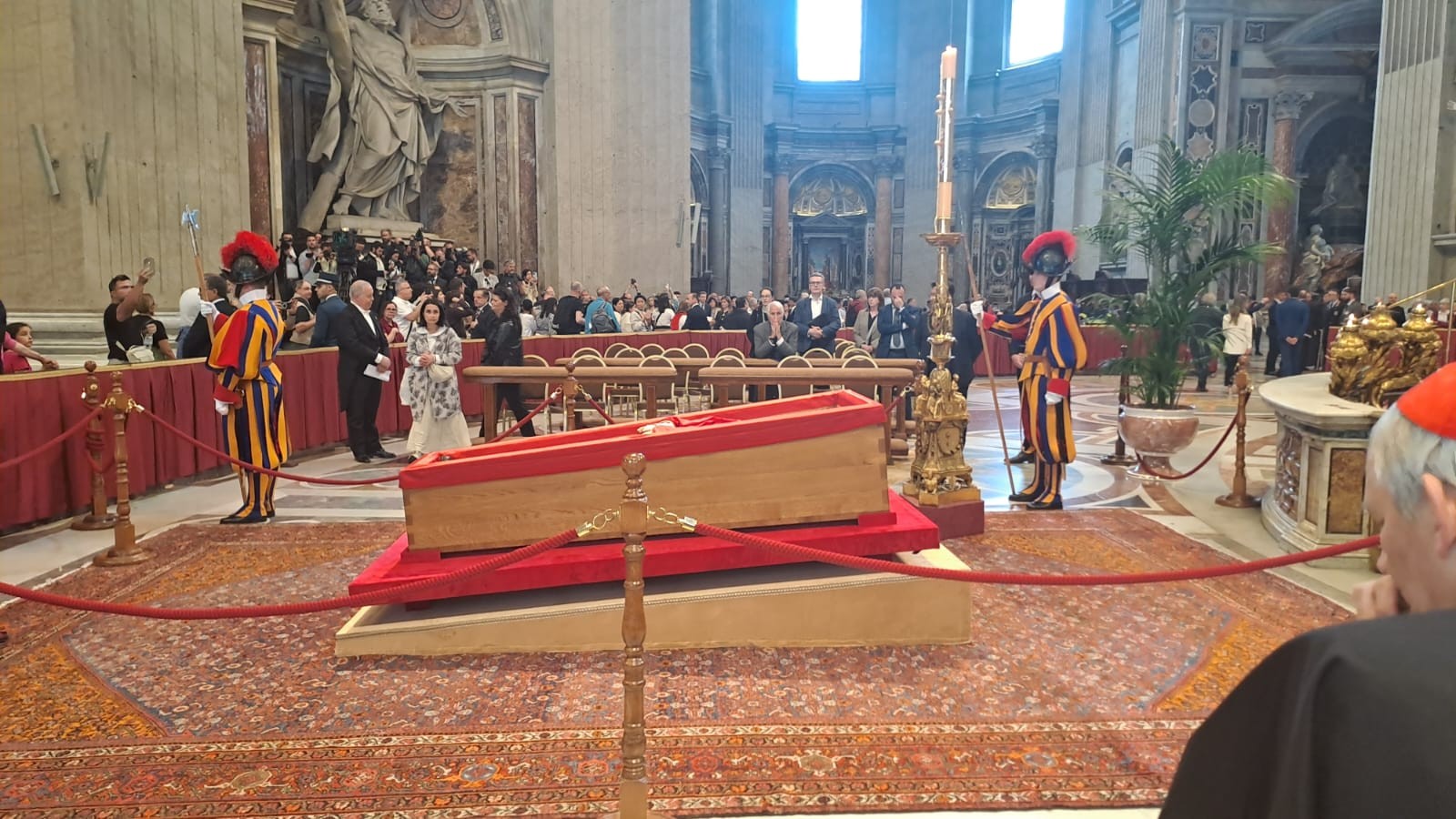 Vaticano divulga foto do túmulo do Papa Francisco em basílica de Roma