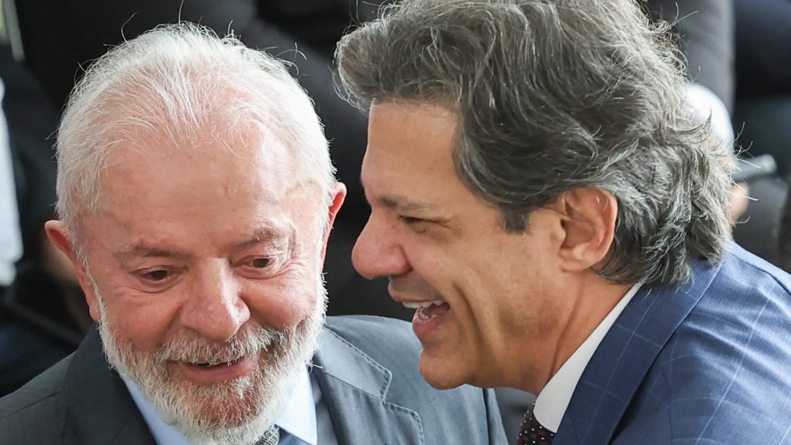 Lula sanciona sem vetos a Lei da Reciprocidade para reagir ao tarifaço de Trump
