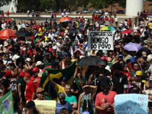 esquerda-protesto-anistia.jpg