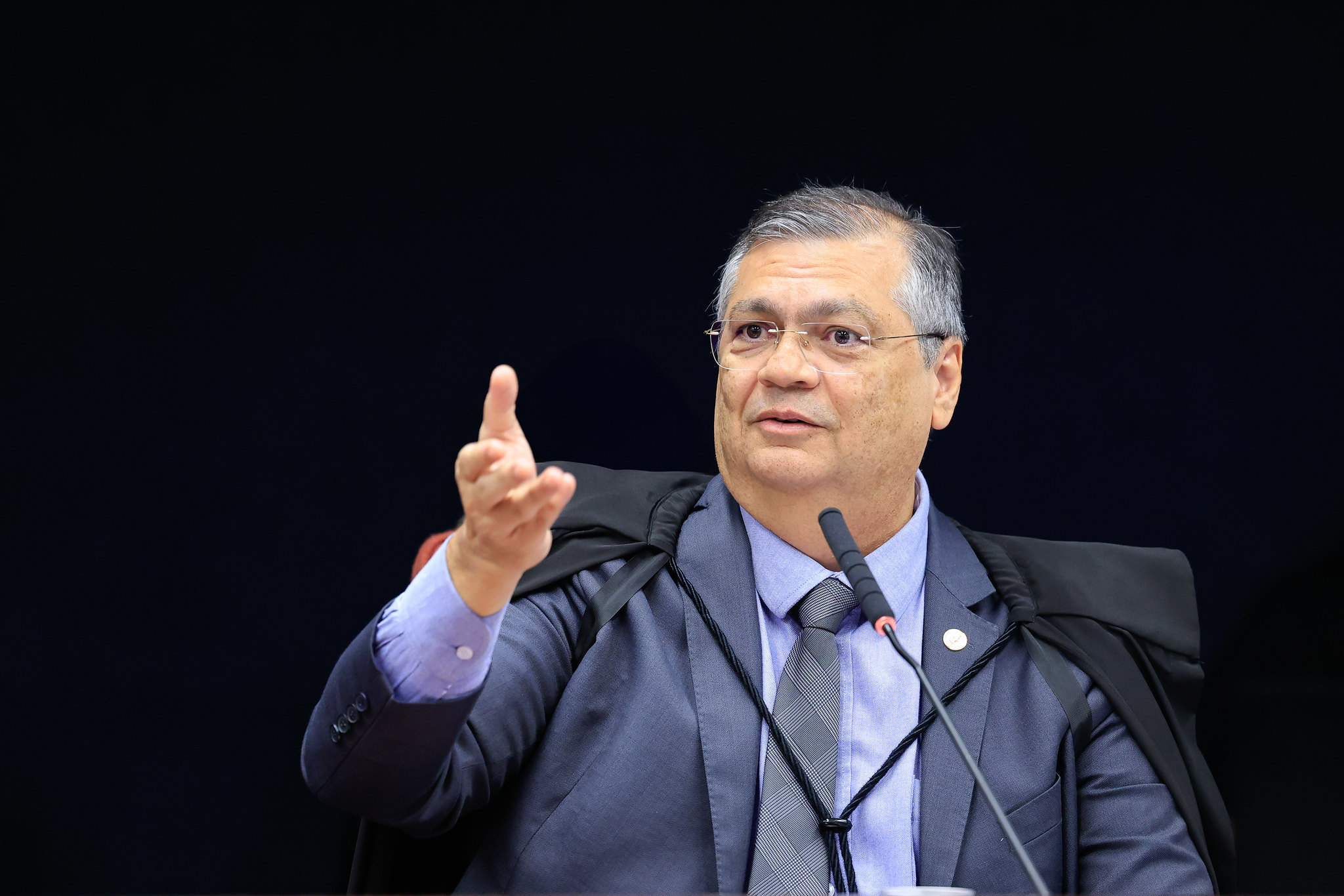 Dino defende penas maiores a Bolsonaro e Braga Netto