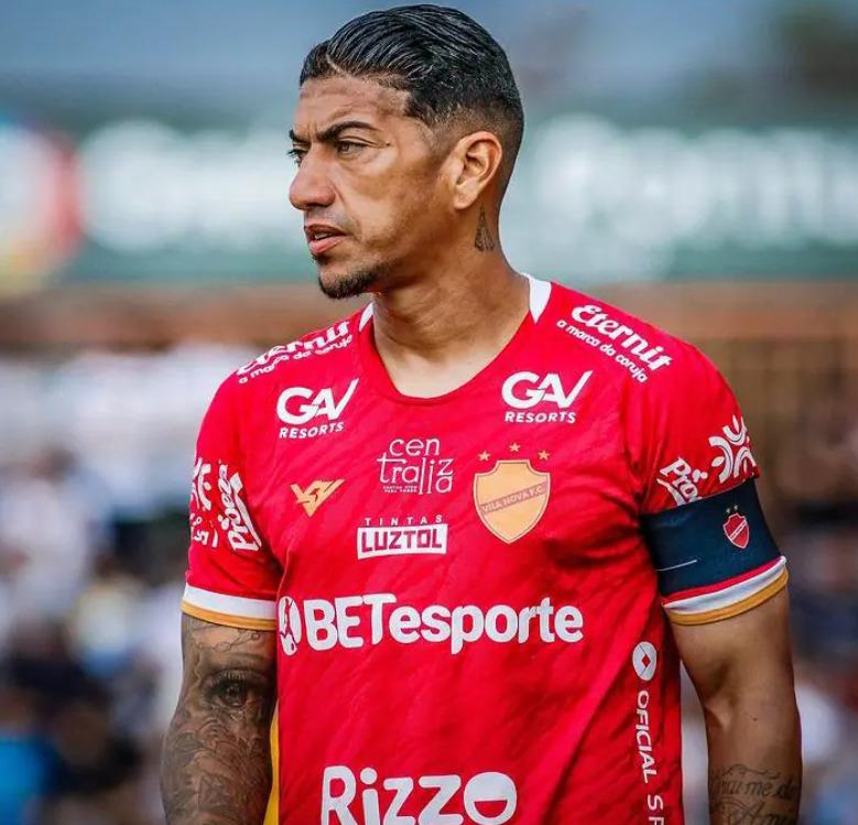 Último jogo do Vila Nova na temporada marca a despedida do volante e capitão Ralf